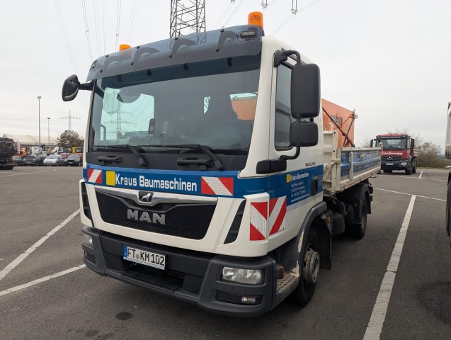 WhatsApp Image 2025-11-28 at 10.52.45 (3)